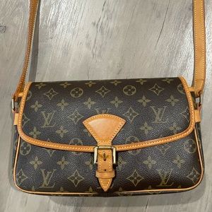 Louis Vuitton Sologne purse